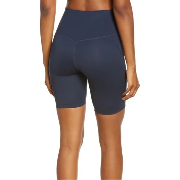 Girlfriend collective navy biker shorts 9” small - Picture 2 of 5